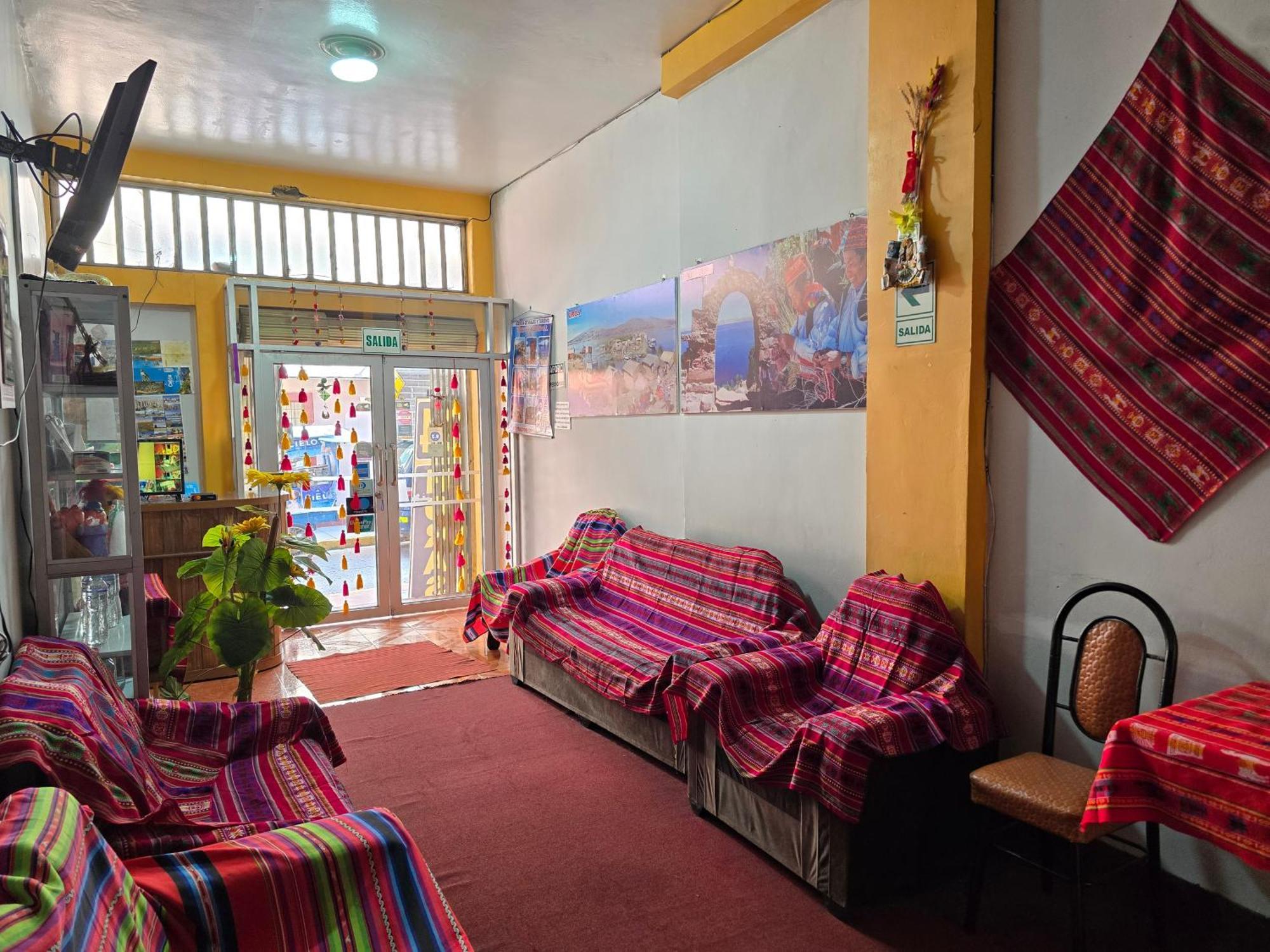 Hostal Acuarius 普诺 外观 照片