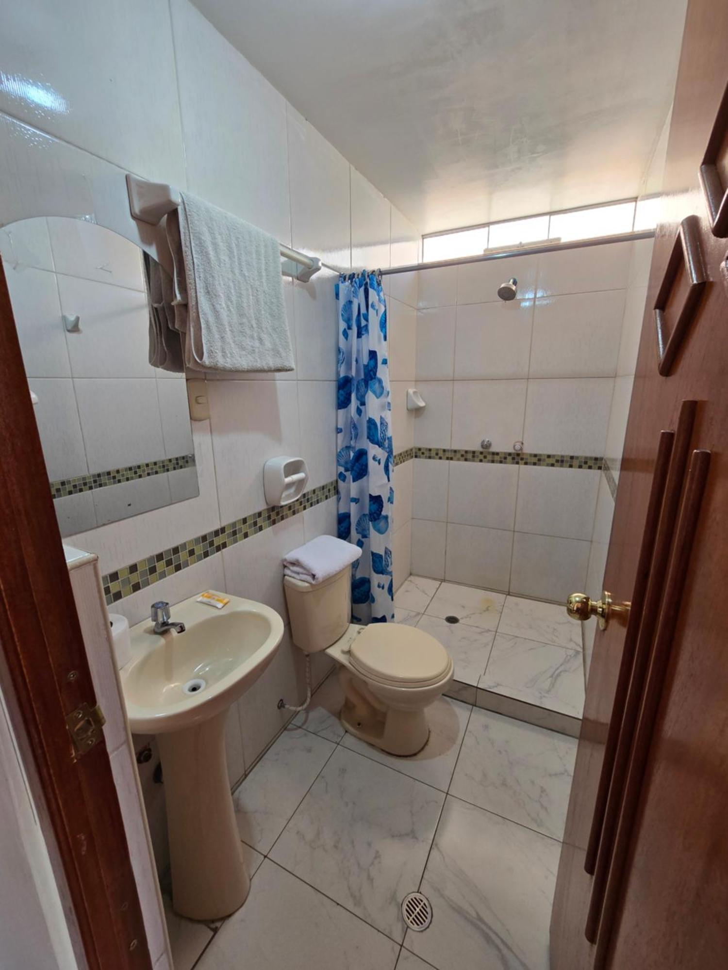 Hostal Acuarius 普诺 外观 照片